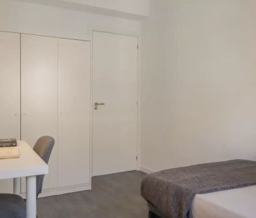 Single Bed in Room in a shared 4-bedroom apartment for rent in San ... - Photo 6