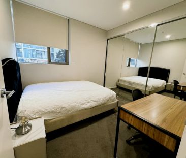 10 Sonny Leonard st, Sydney - Photo 6