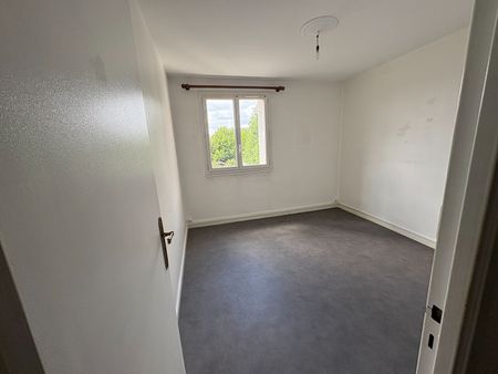 Location Appartement 4 pièces 67m² - Photo 2