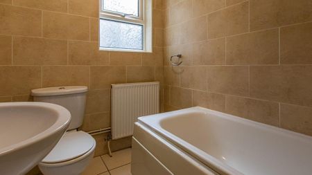 1 bedroom private hall to rent - Photo 5