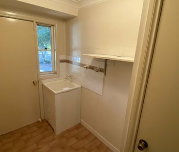 Family-Friendly Rental Home in Narromine – Perfect for Your Next Ch... - Photo 6