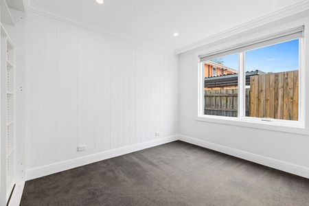Newly Renovated Ground Floor Apartment with Exceptional Outdoor Space - Photo 3