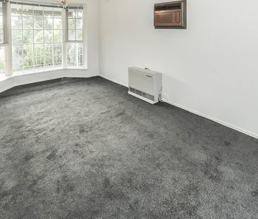 Spacious & Light-Filled 3-Bedroom Unit in Quiet Surrey Hills Location - Photo 3