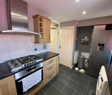 2 bedroom semi-detached house to rent - Photo 5