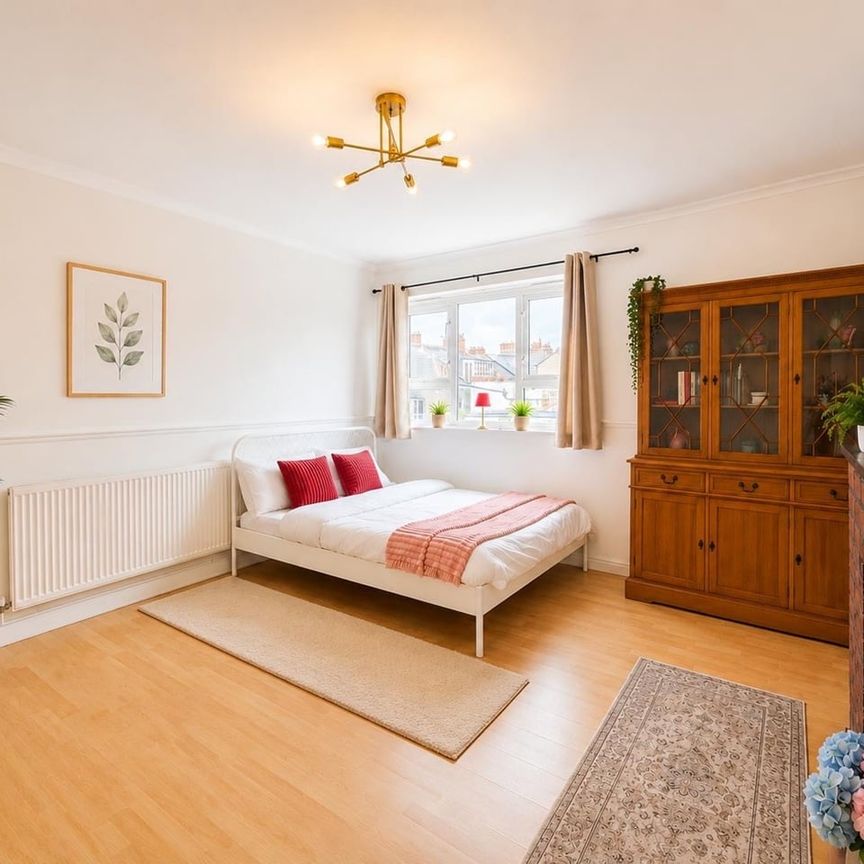 3 Bed Flat, Penrose House, SE17 - Photo 1