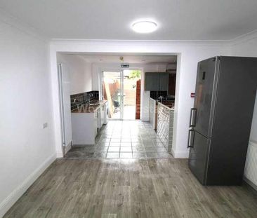 Parkfield Avenue, Uxbridge, UB10 - Photo 1