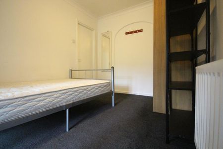 6 bedroom house to rent - Photo 3
