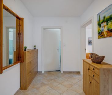 Southern edge of Munich, in quiet neighborhood - Photo 4