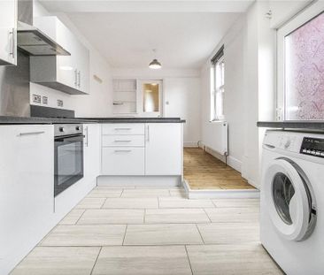 3 bedroom end of terrace house to rent - Photo 6