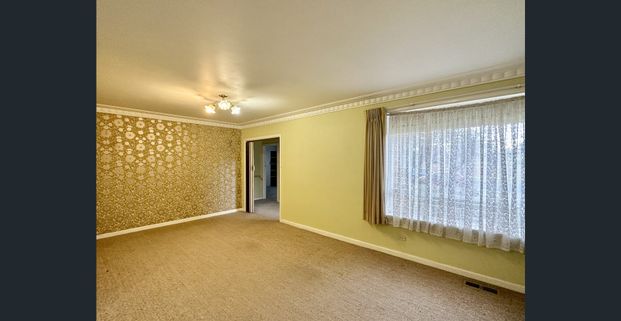 UNBEATABLE LOCATION WITH HUGE WORKSHOP SPACE | FLARE REAL ESTATE - Photo 1