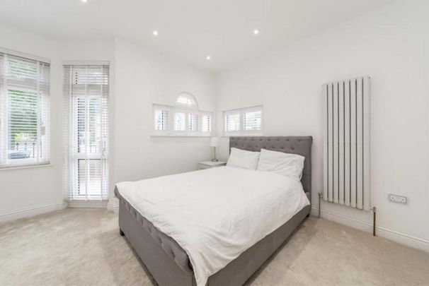 3 bedroom flat to rent - Photo 1