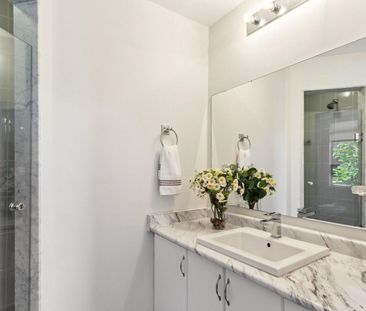 For Lease - 147 Salterton Circle, Vaughan, Ontario - Photo 3