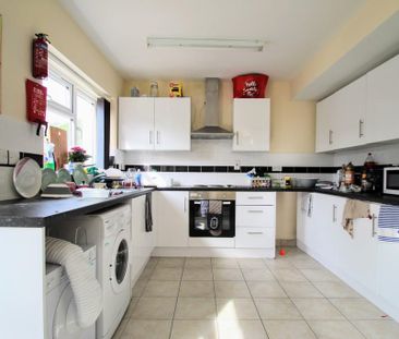 6 bedroom semi-detached house to rent - Photo 6