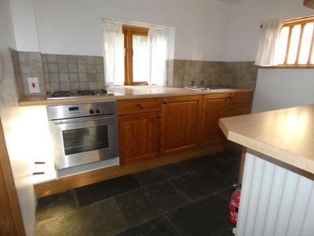 2 bed House - To Let - Photo 3