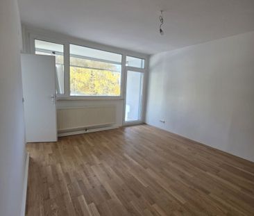 Linz-Bindermichl: Gemütliche 2-Zimmer Wohnung mit Loggia & Parkplat... - Photo 2