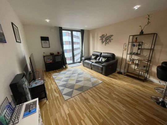1 Bed Flat, The Hub, M1 - Photo 1