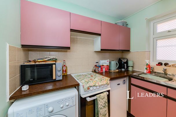 studio to rent Honeywood Close, Hilsea PO3 - Photo 1