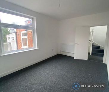 3 bedroom flat to rent - Photo 3