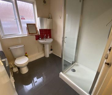 1 bedroom in a house share to rent - Photo 6
