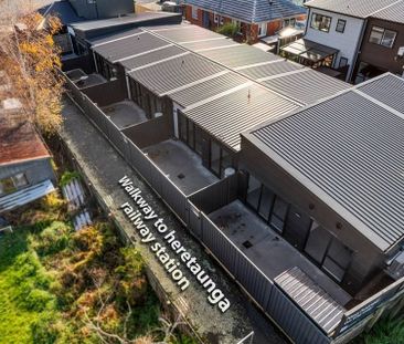 Brand new stylish house with great location - Photo 1