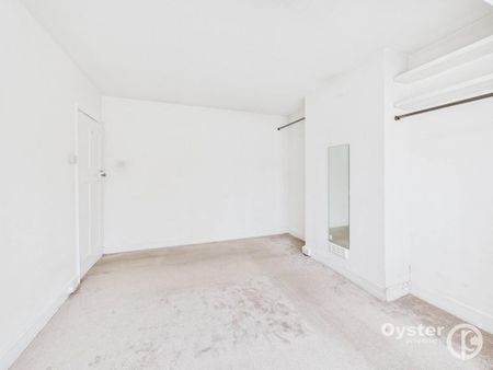 4 bedroom semi-detached house to rent - Photo 5