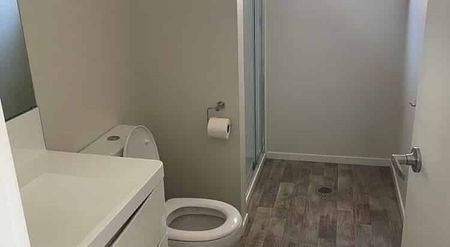 Stylish 3BR Townhouse in Fairfield! - Photo 5