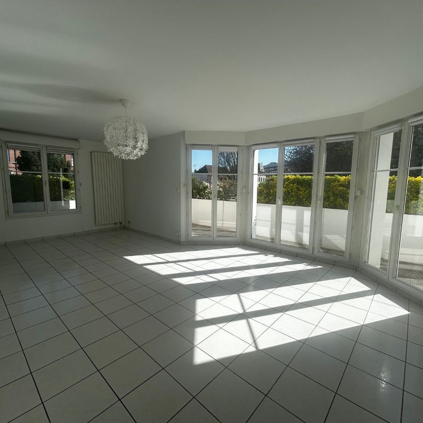 Location Appartement 4 pièces 94m² MARCQ EN BAROEUL 59700 - Photo 1