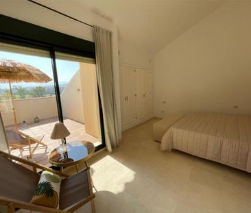 Luxury penthouse for rent in San Pedro de Alcántara, Spain - Photo 3