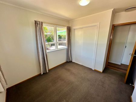 Three Bedroom Unit, New Windsor - Photo 3