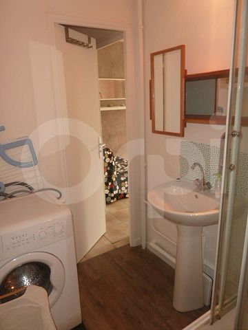 Appartement 1 pièces 29m2 MARSEILLE 8EME 600 euros - Photo 2