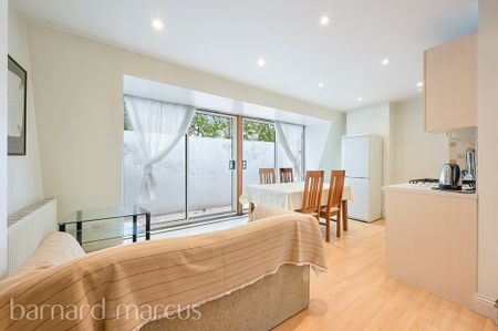 Chiswick High Road, London - Photo 2