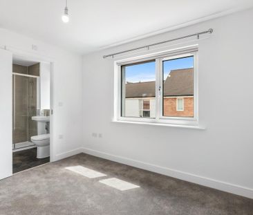 3 bedroom detached house to rent - Photo 4