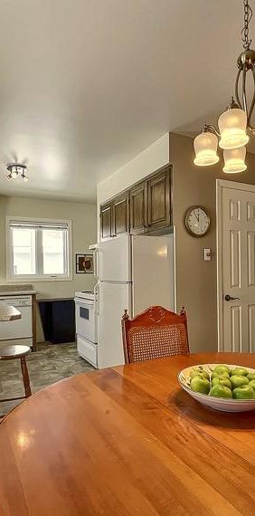 MAISON À LOUER DANS UN SECTEUR DE CHOIX À VICTORIAVILLE - SOIGNEUSEMENT ENTRETENUE - PRÈS DE TOUS LES SERVICES - Photo 1