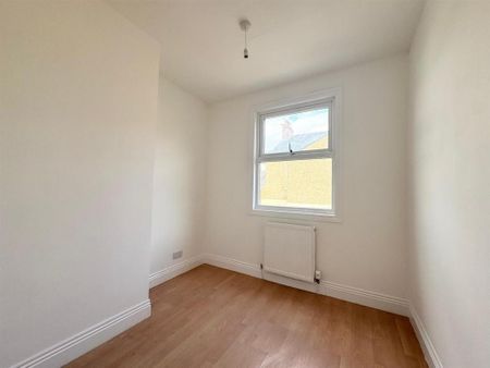 3 bedroom detached house to rent - Photo 3