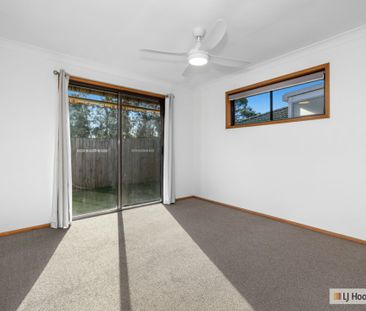 CHARMING 3 BEDROOM, PET FRIENDLY DUPLEX, BACKING ONTO RESERVE - Photo 3