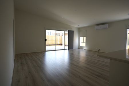 18 Burnie St Armstrong Creek - Photo 2