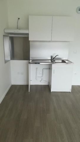 Location Appartement 2 pièces 47m² HEROUVILLE ST CLAIR 14200 - Photo 2