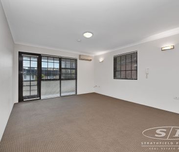 Updated 2 bedroom unit - Photo 4