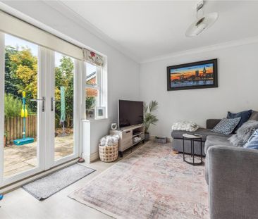 4 bedroom semi-detached house to rent - Photo 2