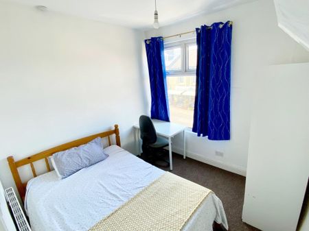 3 bedroom house share to rent - Photo 4