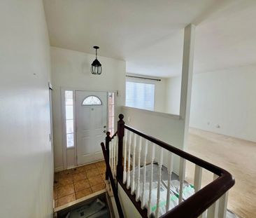 For Lease - 12 Revelstoke Court Unit# Upper, Barrie, Ontario - Photo 2