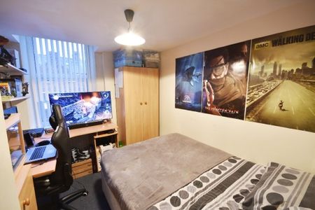 6 Bed - Kelvin Grove, Sandyford - Photo 4