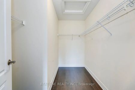 Property For Lease | W8374318 - Photo 4