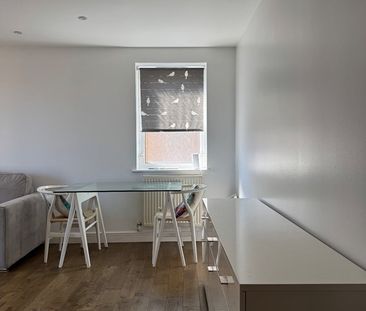 2 Bed Flat, Settlers Court, E14 - Photo 4