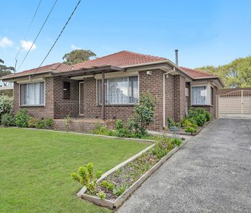 House in Prime Location! Next door to Parkmore Shopping Centre! - Photo 6