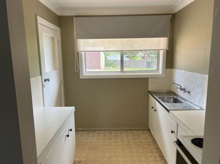 Freshly Painted 2-Bedroom Unit in a Quiet, Quality Neighbourhood - Photo 2