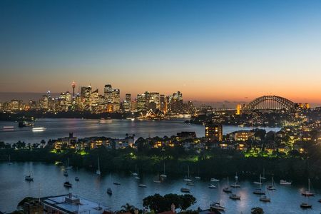 SPACIOUS HARBOURFRONT APARTMENT ENCOMPASSED BY MESMERISING VIEWS - Photo 5