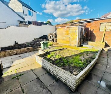 Cinder Bank, Dudley, DY2 9AL - Photo 1