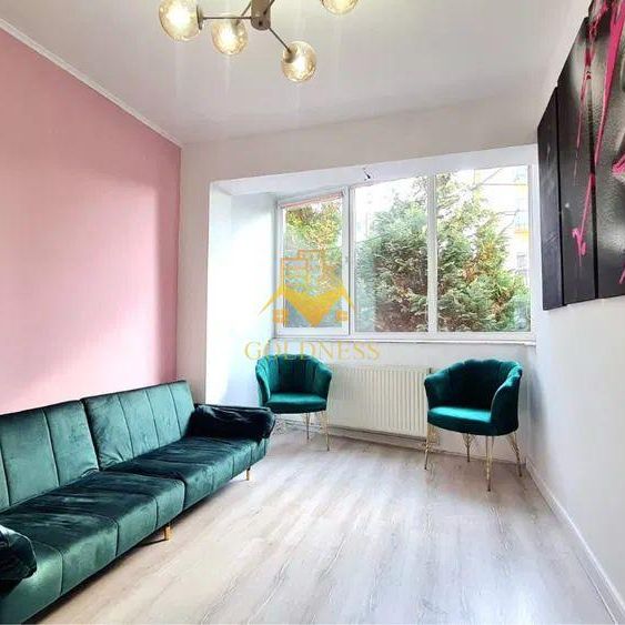 Închiriază Apartament 3 camere Central - Photo 1