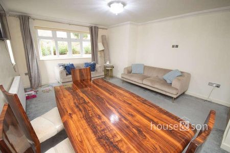 Queens Park Avenue, BH8 - Photo 3